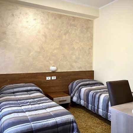 Hotel Vallisdea Sala Consilina Extérieur photo