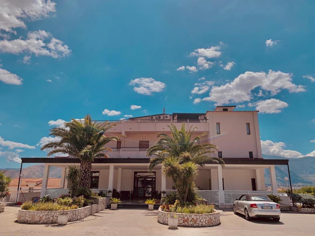 Hotel Vallisdea Sala Consilina Extérieur photo