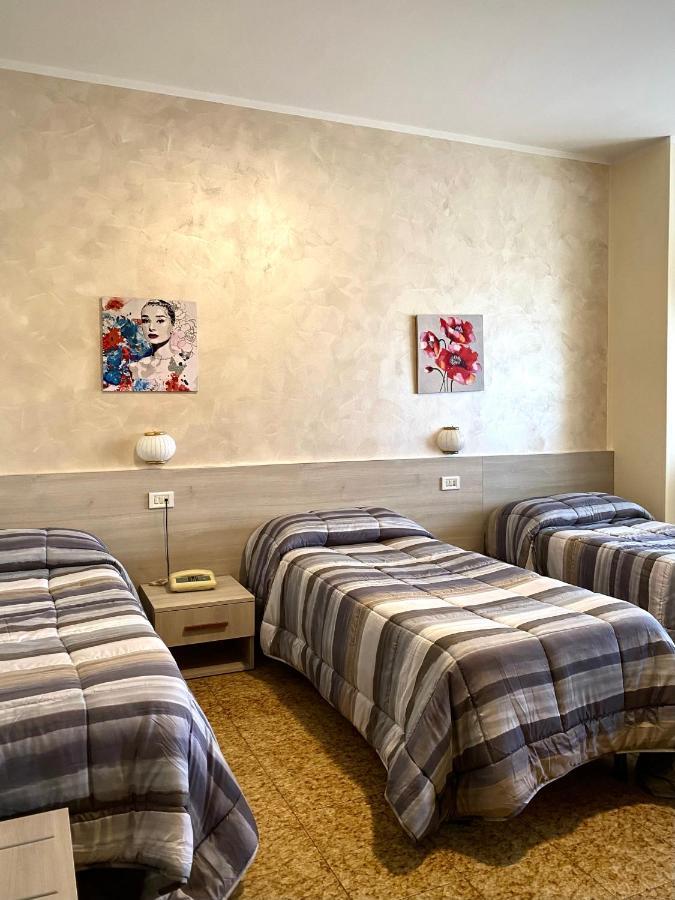 Hotel Vallisdea Sala Consilina Extérieur photo