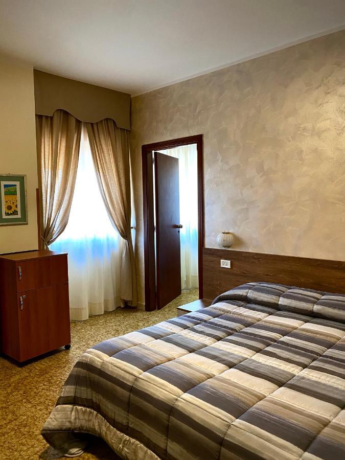 Hotel Vallisdea Sala Consilina Extérieur photo