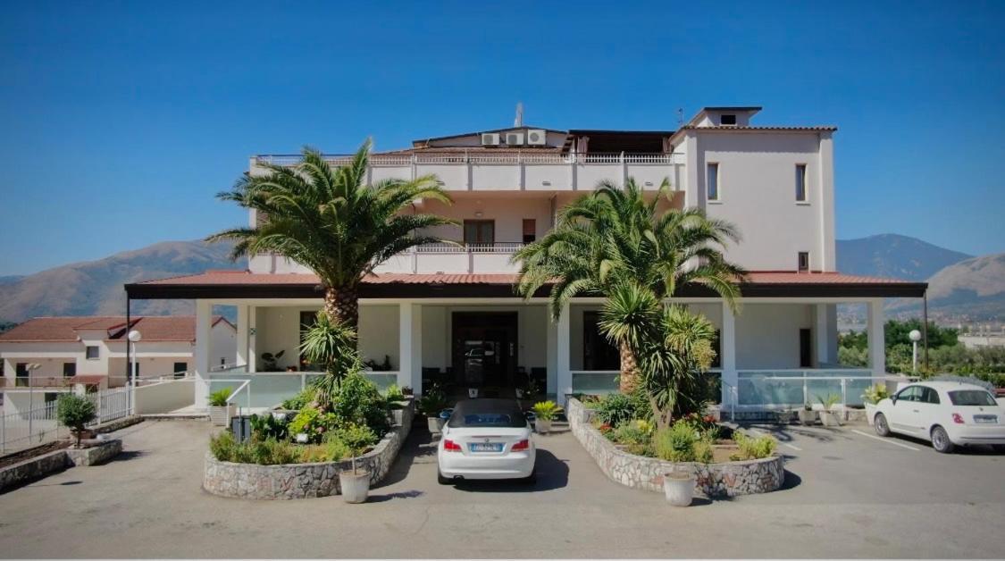 Hotel Vallisdea Sala Consilina Extérieur photo