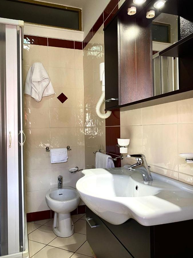 Hotel Vallisdea Sala Consilina Extérieur photo