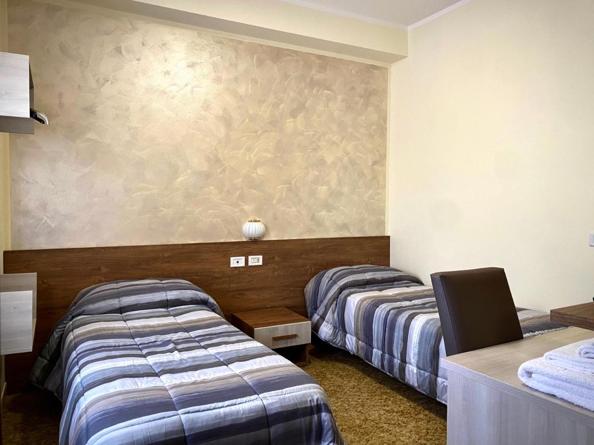 Hotel Vallisdea Sala Consilina Extérieur photo